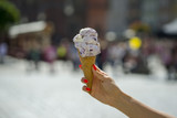 Słodki deser, lody, gofry