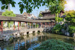 Die Yu Yuan Gärten im Zentrum von Shanghai, China, an einem sonnigen Tag