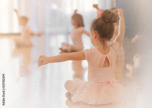 A Girl in Ballet Class, Pink, Tutu, Sweet, Cute, Light, Beauty, Learning Fototapete