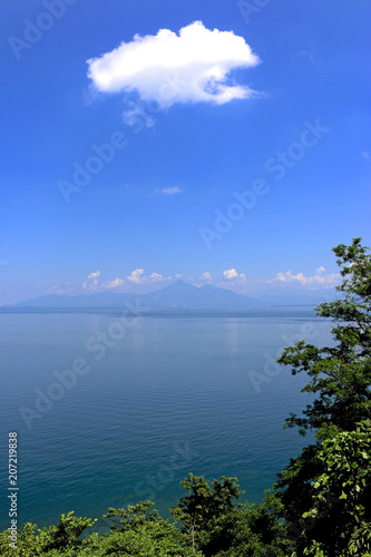 夏の猪苗代湖と磐梯山 会津若松市 Stock Photo Adobe Stock 夏の猪苗代湖と磐梯山 会津若松市 Stock Photo Adobe Stock