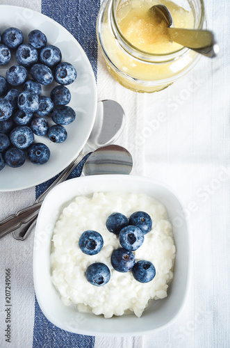 Whole Raw Blueberries With Cottage Cheese And Lemon Curd Light
