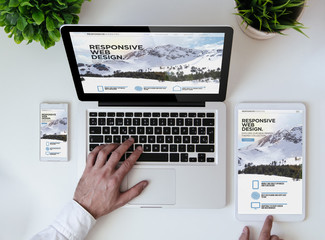Wall Mural - office tabletop cool responsive design website
