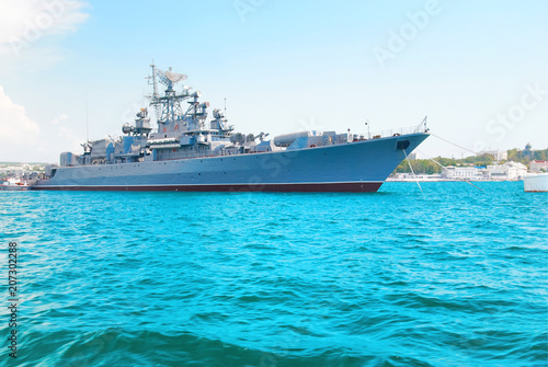 Papel de parede Military navy ship in blue sea with sky and clouds