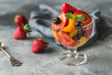 Poster - Fruit salad in the glass vase