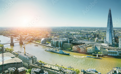 Plakat Londyn Basztowy most przy wschodem słońca
