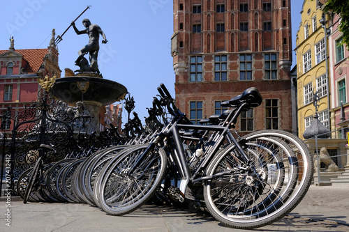 Zdjęcie XXL Polska, Gdańsk - rowery przy Fontannie Neptuna na ulicy Długiej