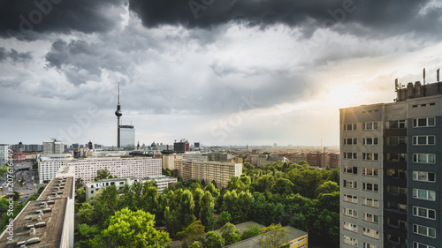 Obraz na płótnie Niebo nad berlińską wieżą telewizyjną