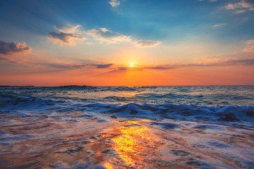 Wall Mural - beautiful sunrise over the sea