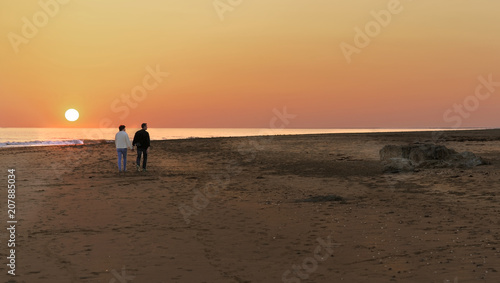Couple Sur La Plage Buy This Stock Photo And Explore