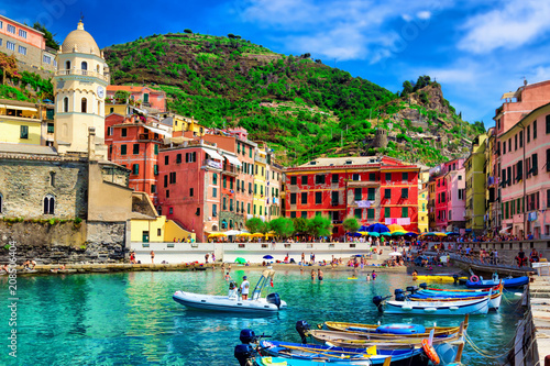 View of the boats and old Vernazza village, Cinque Terre, Italy Poster Mural XXL