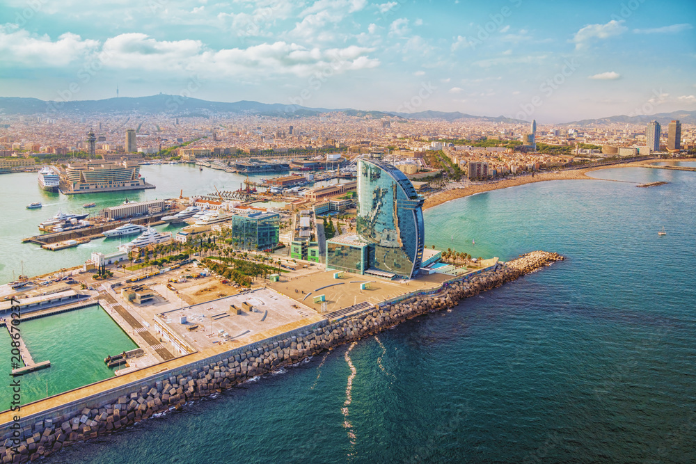 Obraz na płótnie Barcelona aerial, city skyline panorama and the beach, Spain w salonie
