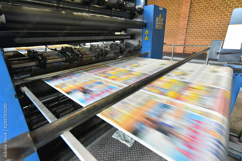 newspaper printing with a roller offset printing machine in a printing house // drucken einer Tageszeitung in einer Großdruckerei mit Rollen-Offset Maschine
 - obrazy, fototapety, plakaty 