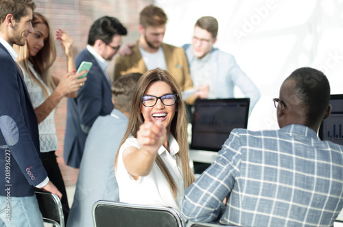 Fotografía background image of happy employees in the office