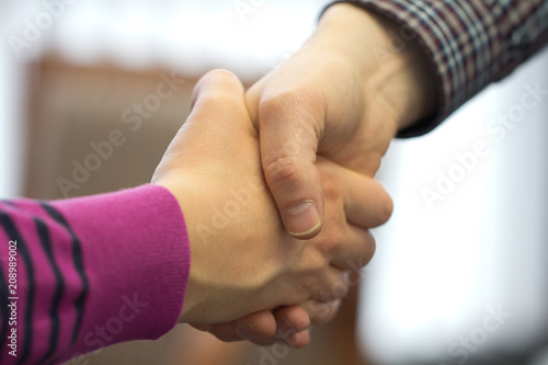 Fotografija  handshake 3