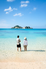 Canvas Print - Touristen am Aharen Strand auf der Insel Tokashiki, Okinawa, Kerama Inseln, Japan