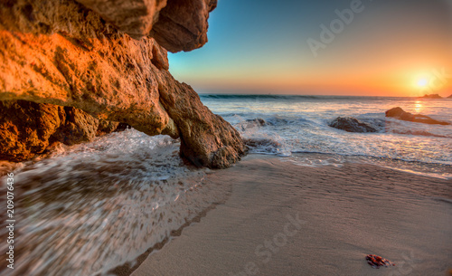 Zdjęcie XXL Kamienista pantera przy malibu plaży usa Kalifornia