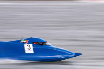 fast powerboat racing