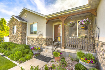 Stone entry on Utah Valley home