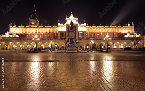 Zdjęcie XXL Rynek Glowny square of Krakow by night, Poland