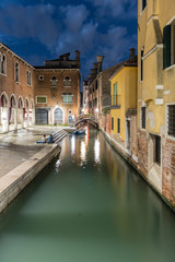 Canvas Print - View over a picturesque canal and little bridge, Venice, Italy