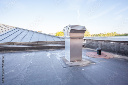 Fotomural cooling on a flat roof