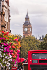 Fototapete - Red bus against Big Ben in London, England
