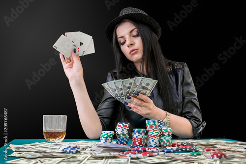 Cuadros en Lienzo Woman with dollars and aces combination in casino