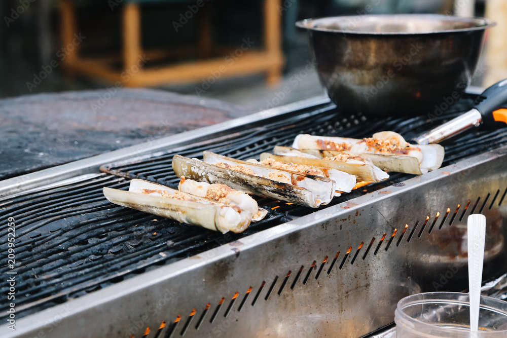Grilled seafood razor shell at Jonker Street Night Market in Malacca ...
