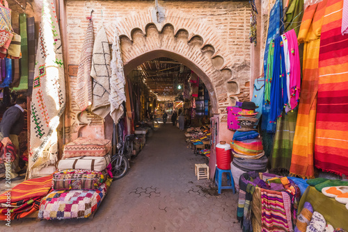 Fotografía Souvenirs on the Jamaa el Fna market in old Medina, Marrakesh, Morocco