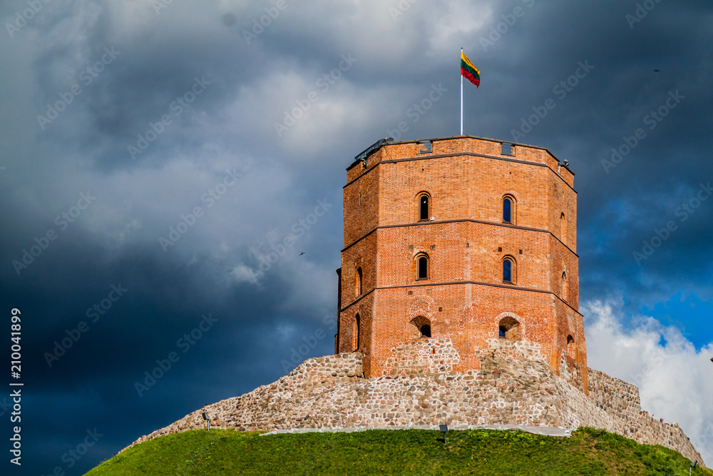 Obraz na płótnie Tower Of Gediminas (Gedimino) In Vilnius, Lithuania, part of Upper Vilnius Castle Complex w salonie