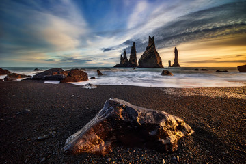 Wall Mural - reynisdrangar stones