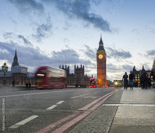 Plakat Londyńska miasto scena z Big Ben punktem zwrotnym