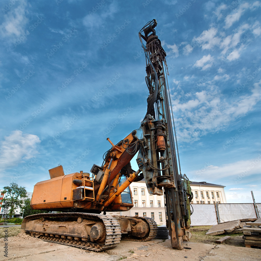 Hydraulic Crawler Pile Driving Rig machine standing near the ...
