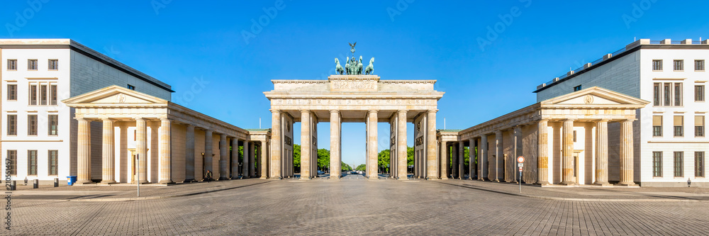 Das Brandenburger Tor am Pariser Platz in Berlin, Deutschland - obrazy, fototapety, plakaty 
