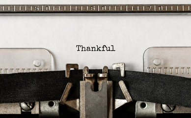 Wall Mural - text thankful typed on retro typewriter