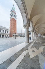 Fototapete - Campanile and Doge's palace, Venice, Italy