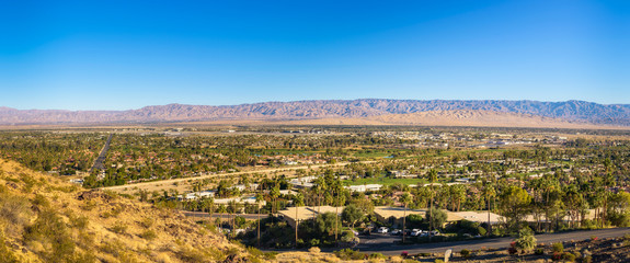 Fototapete - Panorama of Palm Springs in California