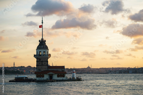 Zdjęcie XXL Maiden&#39;s Tower Kiz Kulesi w Stambule.
