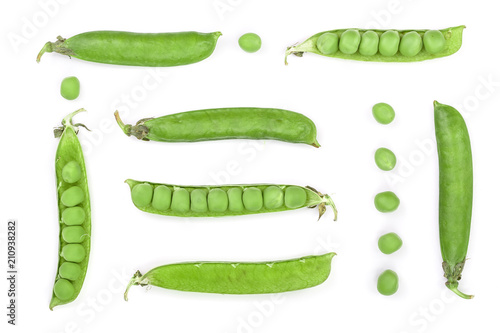 Fotografía Fresh green pea pod isolated on white background