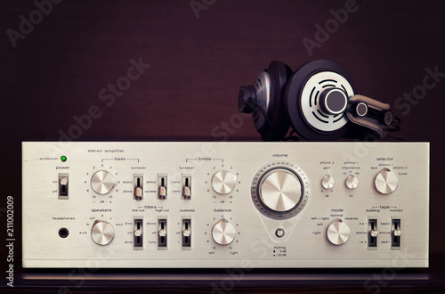 Fotografía Vintage Audio Stereo Amplifier with Headphones