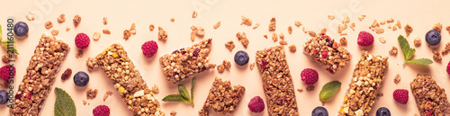 Fotomural Cereal bars on a bright pastel background
