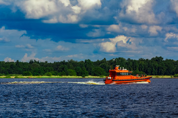 Poster - Orange pilot boat in action