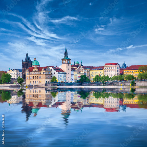 Plakat Praga jest stolicą Republiki Czeskiej, państwa europejskiego. Zabytki historyczne.
