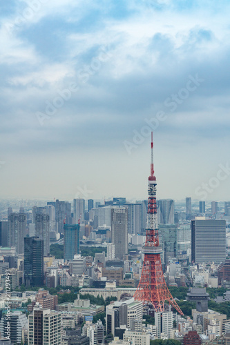 Zdjęcie XXL TOKIO, Japonia - 21 czerwca 2018: Tokyo Tower jest najwyższą na świecie, samonośną stalową wieżą w Tokio, Japonia