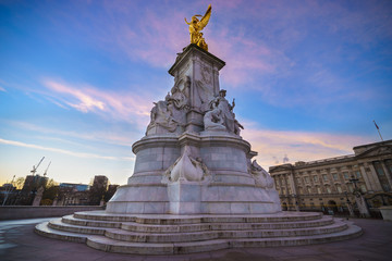 Wall Mural - Victoria Monument on Buckingham Palace roundabout in London, UK