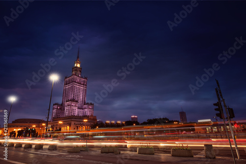 Zdjęcie XXL warszawskie centrum nocą i pałac kultury i nauki