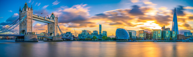 Poster - Panorama of Tower Bridge at Sunset in London, UK