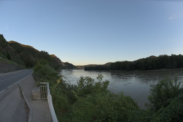  Donau bei Sonnenuntergang in Dürnstein