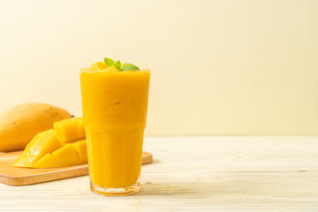 Wall Mural - fresh mango smoothies