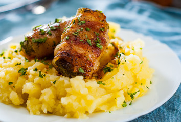 Wall Mural - roasted Beef Meat roll stuffed with chicken and pork meat with mashed potatoes in white plate on table